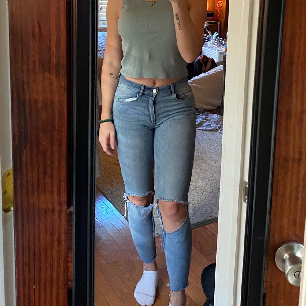 Ripped Skinny Jeans - Stretchy